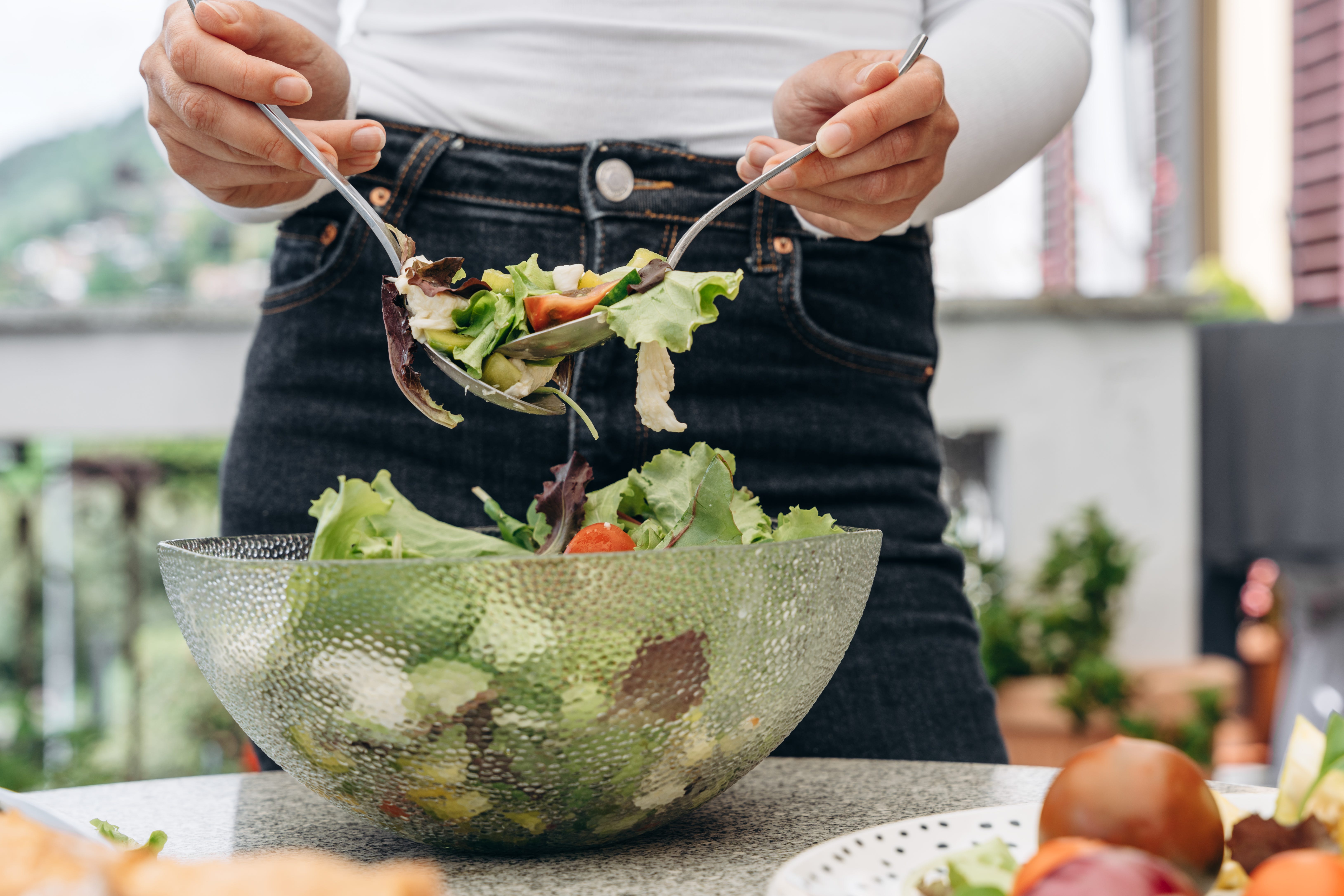 5 Fiber Mistakes That Are Shortchanging Your Diet, According to Dietitians