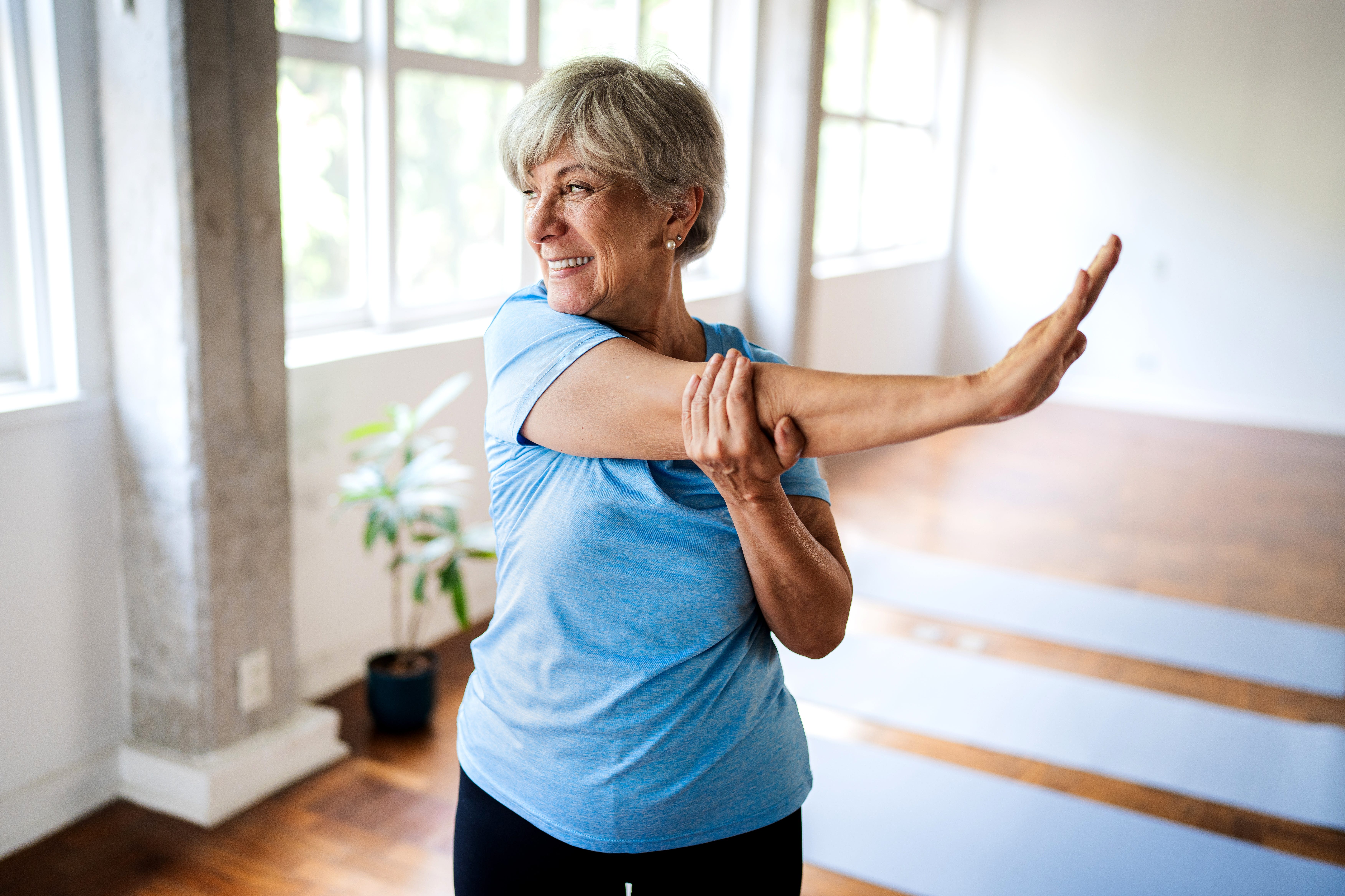 A Physical Therapist Says These Are the 5 Best Stretches to Relieve Joint Pain